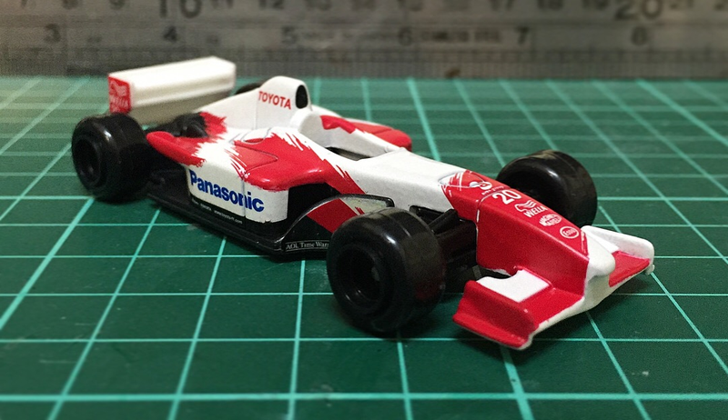 Illustration for article titled LaLD Car Week Wildcard - Is it red, or is it white?